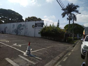 venta casa de un piso al frente del lago de la babilla - ciudad jardín.