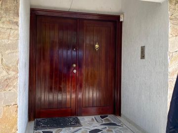 venta casa de un piso al frente del lago de la babilla - ciudad jardín.