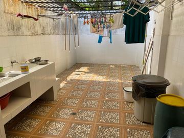 venta casa de un piso al frente del lago de la babilla - ciudad jardín.