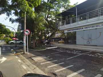 venta casa de un piso al frente del lago de la babilla - ciudad jardín.