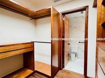 Residencia en Venta con Recamara en Planta Baja y Alberca Canteras $19,200,000