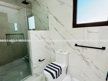 Residencia en Venta con Recamara en Planta Baja y Alberca Canteras $19,200,000