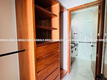 Residencia en Venta con Recamara en Planta Baja y Alberca Canteras $19,200,000