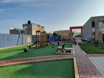 VENTA DE CASA EN CONDOMINIO LOS SAUCES Espaldas de la Universidad SIPÁN