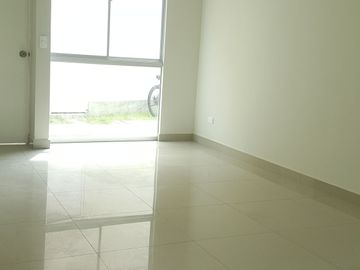 VENTA DE CASA EN CONDOMINIO LOS SAUCES Espaldas de la Universidad SIPÁN