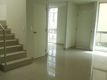 VENTA DE CASA EN CONDOMINIO LOS SAUCES Espaldas de la Universidad SIPÁN