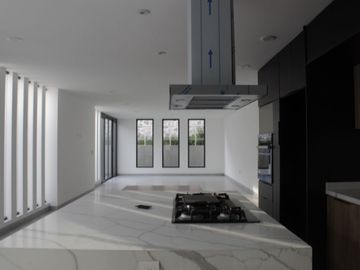 Casa en Venta en BOSQUES DEL REFUGIO,  Cada recamara con baño