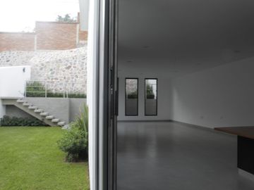 Casa en Venta en BOSQUES DEL REFUGIO,  Cada recamara con baño