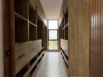Casa en Venta en BOSQUES DEL REFUGIO,  Cada recamara con baño