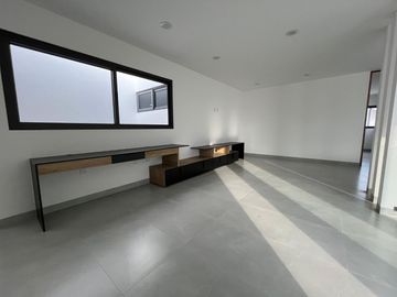 Casa en Venta en BOSQUES DEL REFUGIO,  Cada recamara con baño