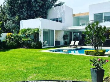 VENTA Residencia en fraccionamiento Real tetela Cuernavaca, Morelos.