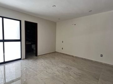 Casa en Preventa en Lomas de Chapultepec con amplio jardín.