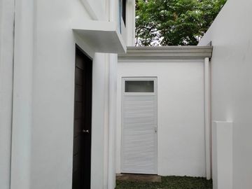 FOR SALE NEW ELEGANT MODERN HOUSE IN ANGELES CITY PAMPANGA NEAR CLARK