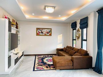 Detached 2-Storey 5 Bedroom House in San Sai for Sale