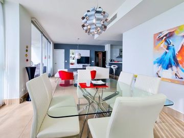 VENTA DE APARTAMENTO CON VISTA AL MAR