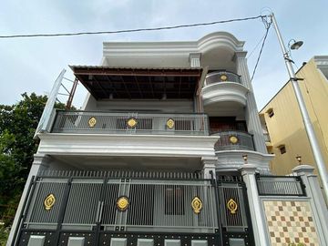 Rumah Dalam Komplek Diperbatasan Deplu, Larangan Siap Huni 2,95 M