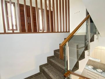 Rumah Dalam Komplek Diperbatasan Deplu, Larangan Siap Huni 2,95 M