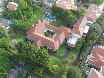 DIJUAL RUMAH di Jl KEMANG DALAM, JAKSEL (BIG and SPACIOUS)