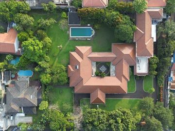 DIJUAL RUMAH di Jl KEMANG DALAM, JAKSEL (BIG and SPACIOUS)