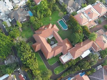 DIJUAL RUMAH di Jl KEMANG DALAM, JAKSEL (BIG and SPACIOUS)