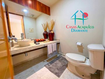 Depa en renta vacacional para 10 personas. Con terraza y vista al mar