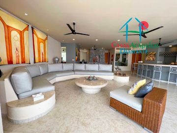 Depa en renta vacacional para 10 personas. Con terraza y vista al mar