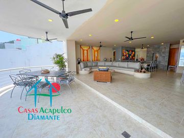 Depa en renta vacacional para 10 personas. Con terraza y vista al mar