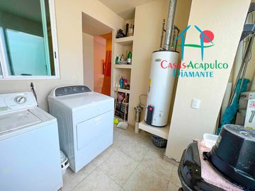 Depa en renta vacacional para 10 personas. Con terraza y vista al mar