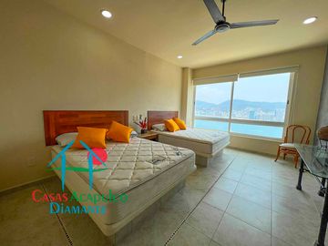 Depa en renta vacacional para 10 personas. Con terraza y vista al mar