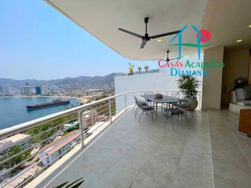 Depa en renta vacacional para 10 personas. Con terraza y vista al mar