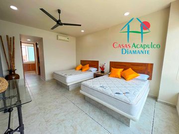 Depa en renta vacacional para 10 personas. Con terraza y vista al mar