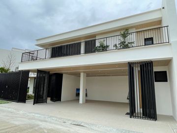 Pre-selling House and Lot in Vie at Southern Plains Laguna