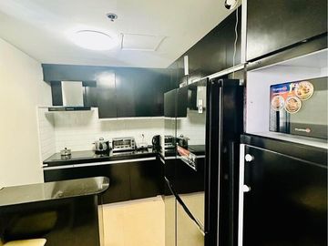 Fully furnished and renovated 3 bedroom unit for sale in 8 Wack Wack near La Salle, Xavier, Poveda and Wack Wack Golf and Country Club