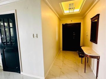 Fully furnished and renovated 3 bedroom unit for sale in 8 Wack Wack near La Salle, Xavier, Poveda and Wack Wack Golf and Country Club