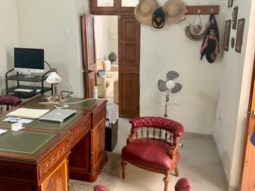 CHICLAYO, VENTA CASA CERCA A LA PLAZA DE ARMAS. ZONIFICACION MIXTA.