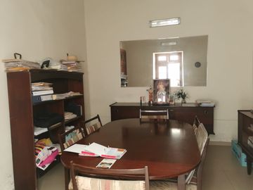 CHICLAYO, VENTA CASA CERCA A LA PLAZA DE ARMAS. ZONIFICACION MIXTA.