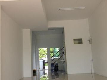 Sell commercial building, 3flrs, 4bed, 5bath, 20 sqWa., 3.95MB, Mueang District, Chonburi