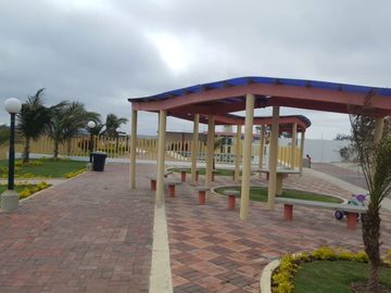 VILLAMIL PLAYAS VENDO HERMOSO DEPARTAMENTO EN URBANIZACION CON SALIDA AL MAR