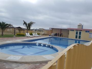 VILLAMIL PLAYAS VENDO HERMOSO DEPARTAMENTO EN URBANIZACION CON SALIDA AL MAR
