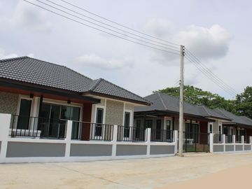 New house sale, 3 bedrooms, 2 bathrooms, 50Wa., 1.99MB, Saraphi District, Chiang Mai.