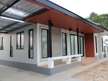 New house sale, 3 bedrooms, 2 bathrooms, 50Wa., 1.99MB, Saraphi District, Chiang Mai.
