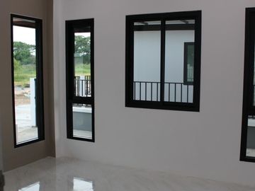 New house sale, 3 bedrooms, 2 bathrooms, 50Wa., 1.99MB, Saraphi District, Chiang Mai.
