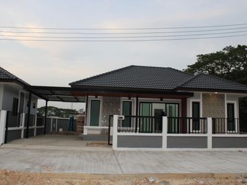 New house sale, 3 bedrooms, 2 bathrooms, 50Wa., 1.99MB, Saraphi District, Chiang Mai.