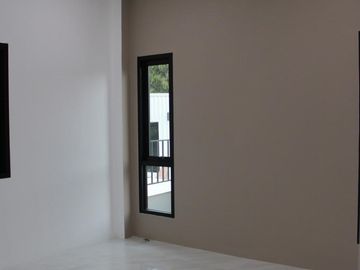 New house sale, 3 bedrooms, 2 bathrooms, 50Wa., 1.99MB, Saraphi District, Chiang Mai.