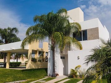 Casa en venta en Yautepec Morelos con alberca