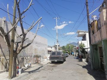 CASA EN VENTA EN MONTERREY NL, ZONA CENTRO, COL NUEVAS COLONIAS, A 30 MTS DE AV. VENUSTIANO CARRANZA