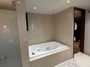 Casa en Lomas de Tecamachalco, Naucalpan, Estado de México