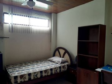 Venta de propiedad comercial para consultorios o residencia estudiantil