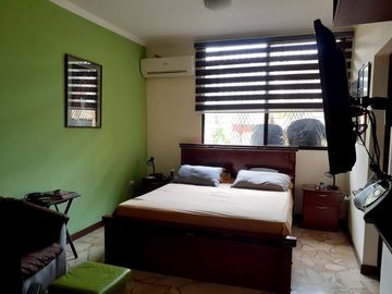 Venta de propiedad comercial para consultorios o residencia estudiantil