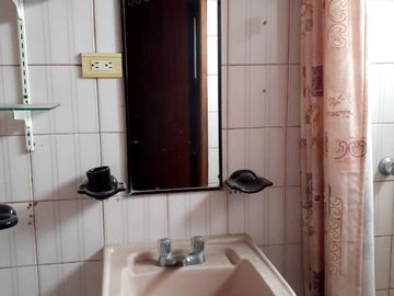 Venta de propiedad comercial para consultorios o residencia estudiantil